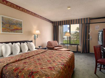 Days Inn Ταλαχάσι Δωμάτιο φωτογραφία